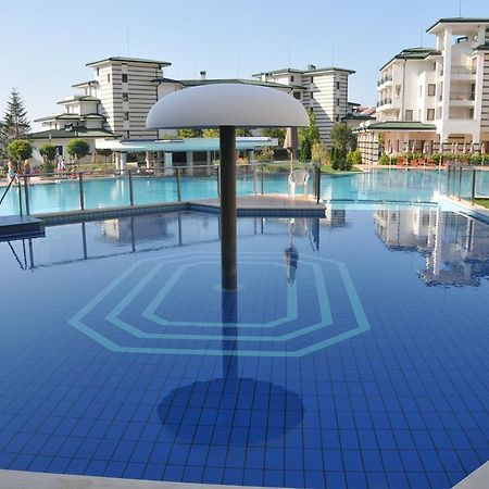 Kalina Private Apartments In Emerald Resort, Ravda Exterior photo