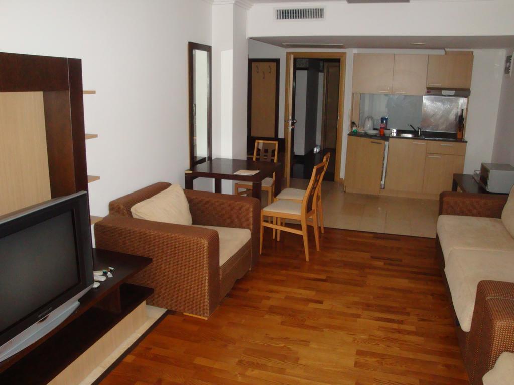 Kalina Private Apartments In Emerald Resort, Ravda Exterior photo