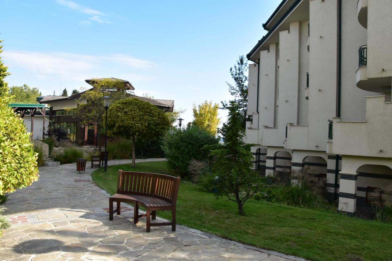 Kalina Private Apartments In Emerald Resort, Ravda Exterior photo
